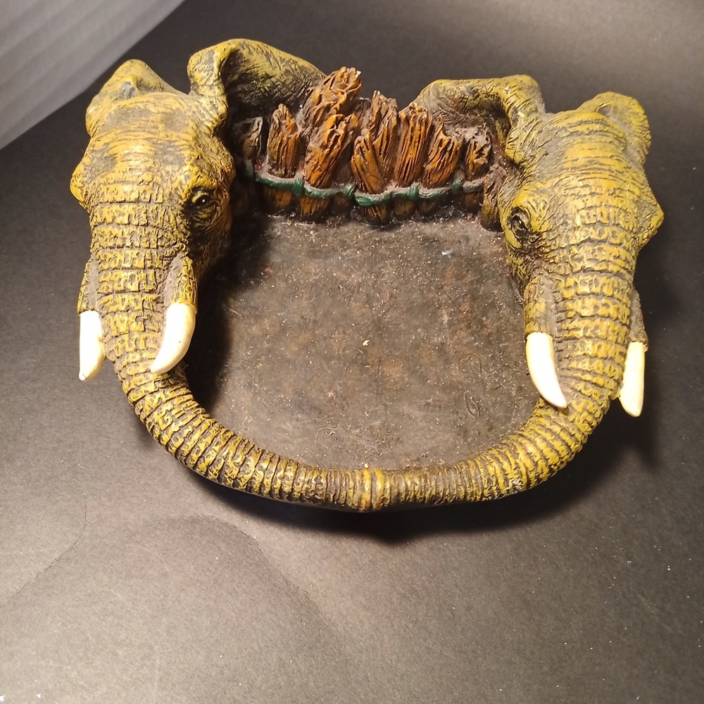 Two Elephant Heads Trinket Tray